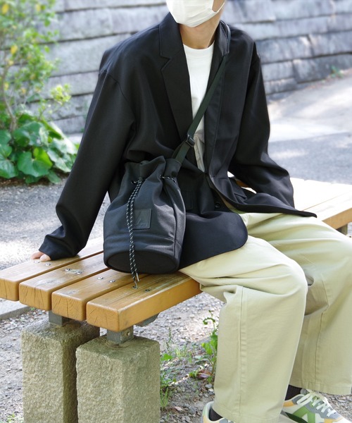 ASFVLT(アスファルト)の「ASFVLT (アスファルト) / 巾着2WAYバッグ DRAWSTRING SHOULDER BAG ドロストバッグ(ショルダーバッグ・レディース・ブラック/チャコールグレー/ベージュ・FREE)」の16枚目の写真