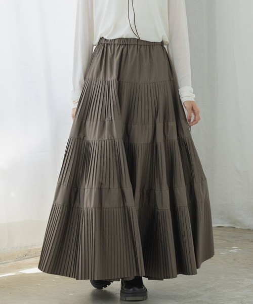 hunch（ハンチ）の「プリーツティアードスカート（スカート・レディース・ブラック/ライラック/カーキ/チャコール/ライトグリーン/オフホワイト/サックスブルー/カーキブラウン/マスタード/ライトイエロー/グリーン/オリーブ/プラム/ホワイト×ブラック/ブラウン・FREE）」の6枚目の写真