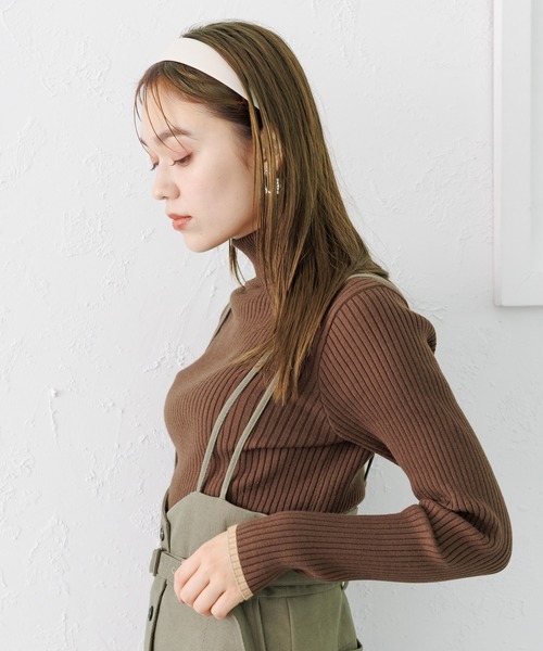 mysty woman(ミスティウーマン)の「【WEB限定】キャンディ配色タートルニット 977522(ニット/セーター・レディース・ホワイト系その他/ブラウン系その他2/グリーン系その他/ブラック系その他/ブラウン系その他/ベージュ系その他・FREE)」の1枚目の写真