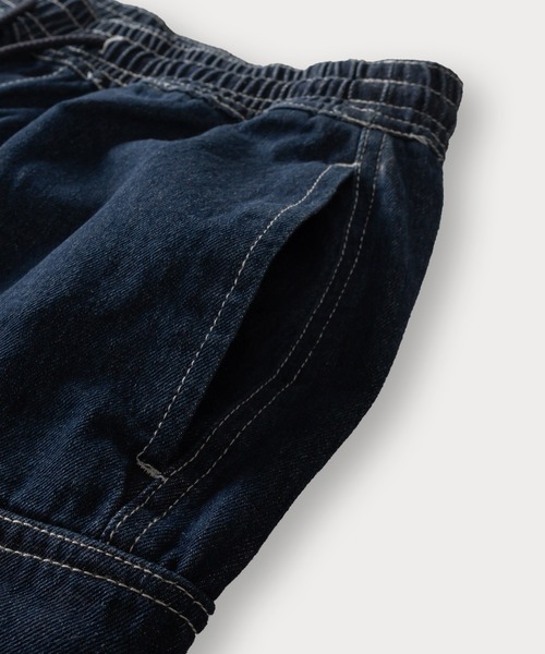 SlashDate（スラッシュデイト）の「【0】ワイドシルエットデニムイージーカーゴパンツ/ワイドテーパード/ケミカルウォッシュ（カーゴパンツ・メンズ・ケミカルウォッシュ/ブラック系その他/ワンウォッシュ/ライトインディゴブルー/ブラック・M/L/XL）」の17枚目の写真