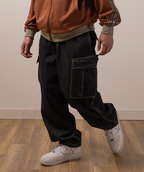 SlashDate（スラッシュデイト）の「【0】ワイドシルエットデニムイージーカーゴパンツ/ワイドテーパード/ケミカルウォッシュ（カーゴパンツ・メンズ・ケミカルウォッシュ/ブラック系その他/ワンウォッシュ/ライトインディゴブルー/ブラック・M/L/XL）」の22枚目の写真