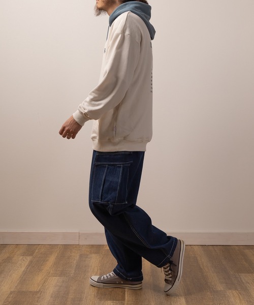 SlashDate（スラッシュデイト）の「【0】ワイドシルエットデニムイージーカーゴパンツ/ワイドテーパード/ケミカルウォッシュ（カーゴパンツ・メンズ・ケミカルウォッシュ/ブラック系その他/ワンウォッシュ/ライトインディゴブルー/ブラック・M/L/XL）」の13枚目の写真