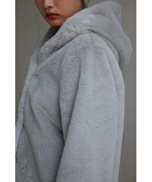 AZUL by moussy（アズールバイマウジー）の「B-HEATフラッフィーフェイクファーブルゾン（ブルゾン・レディース・ライトグレー/ライトブラウン/アイボリー/ブラック・SMALL/MEDIUM）」の5枚目の写真