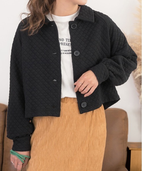 ad thie(アドティエ)の「袖ボリューム 中綿 キルティングジャケット(ブルゾン・レディース・ブラック/グリーン・FREE)」の2枚目の写真