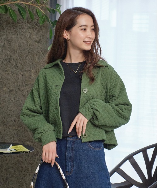 ad thie(アドティエ)の「袖ボリューム 中綿 キルティングジャケット(ブルゾン・レディース・ブラック/グリーン・FREE)」の16枚目の写真