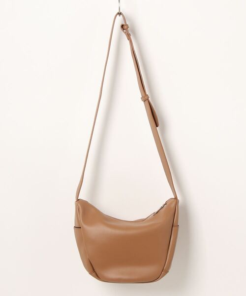 florist（フローリスト）の「【2WAY/3WAY】レザータッチベルトハンドルバッグ/ワンショルダーバッグ（ボストンバッグ・レディース・ライトブラウン/ブラック/オフホワイト・FREE）」の14枚目の写真