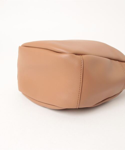 florist（フローリスト）の「【2WAY/3WAY】レザータッチベルトハンドルバッグ/ワンショルダーバッグ（ボストンバッグ・レディース・ライトブラウン/ブラック/オフホワイト・FREE）」の15枚目の写真