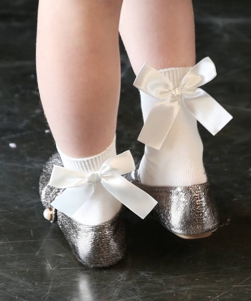 Rora（ローラ）の「エマリー 後リボン クールソックス（ソックス/靴下・キッズ・ブラック/ホワイト・14㎝/16cm/20cm/18cm/14cm）」の2枚目の写真