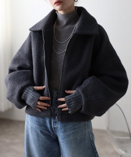 ショート丈 ボリュームスリーブ ボアジャケット（ブルゾン）｜TRIANGLE