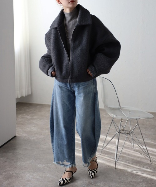 ショート丈 ボリュームスリーブ ボアジャケット（ブルゾン）｜TRIANGLE