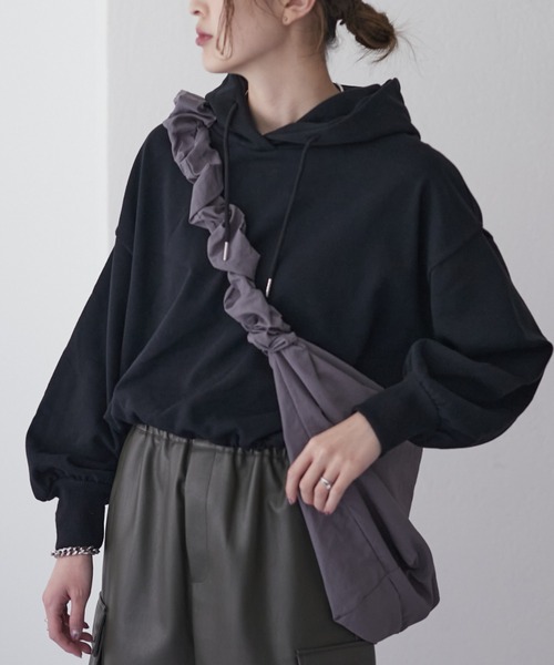 CIAOPANIC TYPY（チャオパニックティピー）の「クロップド丈ドロスト付き裏毛フーディー（パーカー・レディース・ブルー/ライトグレー/ブラック/グレー・ONE SIZE）」の7枚目の写真