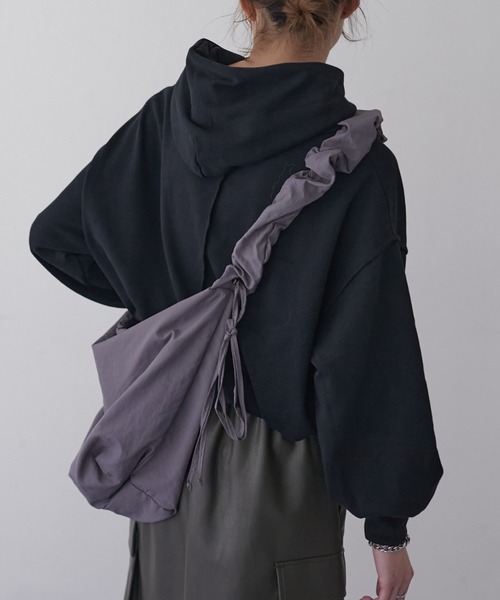 CIAOPANIC TYPY（チャオパニックティピー）の「クロップド丈ドロスト付き裏毛フーディー（パーカー・レディース・ブルー/ライトグレー/ブラック/グレー・ONE SIZE）」の10枚目の写真