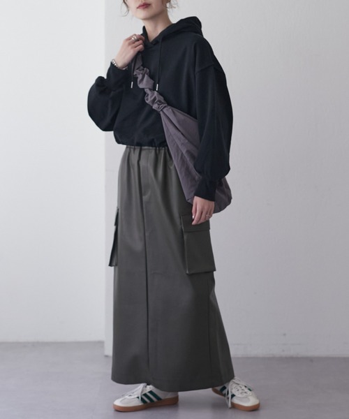 CIAOPANIC TYPY（チャオパニックティピー）の「クロップド丈ドロスト付き裏毛フーディー（パーカー・レディース・ブルー/ライトグレー/ブラック/グレー・ONE SIZE）」の13枚目の写真