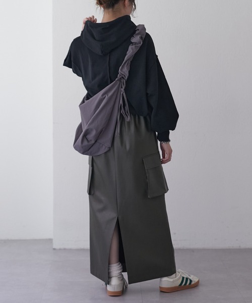 CIAOPANIC TYPY（チャオパニックティピー）の「クロップド丈ドロスト付き裏毛フーディー（パーカー・レディース・ブルー/ライトグレー/ブラック/グレー・ONE SIZE）」の14枚目の写真