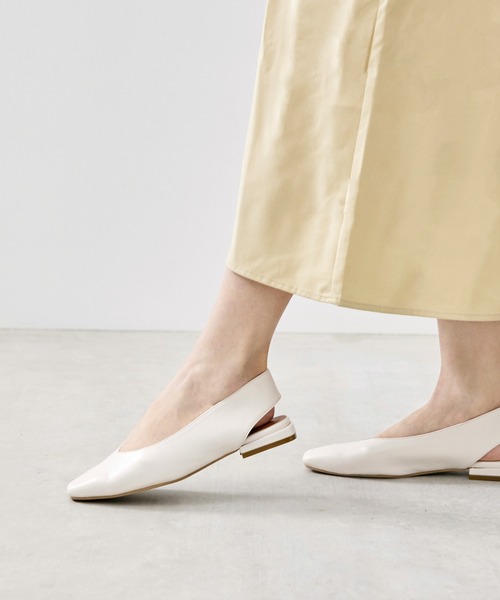 menue（メヌエ）の「スクエアトゥ バックストラップ パンプス（パンプス・レディース・アイボリー/ブラック/シルバー・25.5cm/25.0cm/24.5cm/24.0cm/23.5cm/23.0cm/22.5cm/22.0cm）」の4枚目の写真