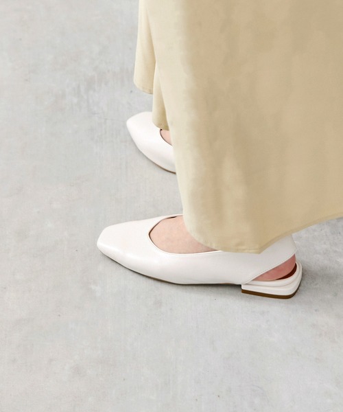 menue（メヌエ）の「スクエアトゥ バックストラップ パンプス（パンプス・レディース・アイボリー/ブラック/シルバー・25.5cm/25.0cm/24.5cm/24.0cm/23.5cm/23.0cm/22.5cm/22.0cm）」の6枚目の写真