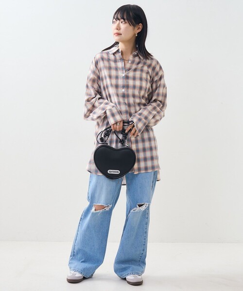 PUBLUX（パブリュクス）の「OUTDOOR PRODUCTS × PUBLUX/アウトドアプロダクツ 別注ダンボールハートバッグ　限定展開（ショルダーバッグ・レディース・オフホワイト/ブラック・ONE SIZE）」の13枚目の写真