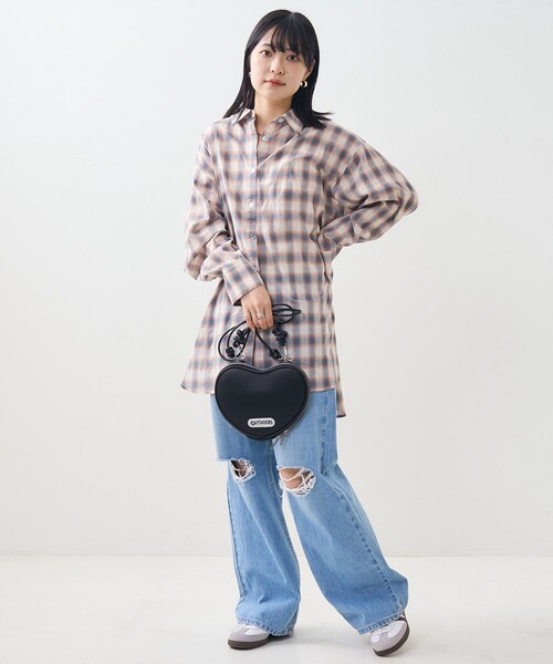 PUBLUX（パブリュクス）の「OUTDOOR PRODUCTS × PUBLUX/アウトドアプロダクツ 別注ダンボールハートバッグ　限定展開（ショルダーバッグ・レディース・オフホワイト/ブラック・ONE SIZE）」の17枚目の写真