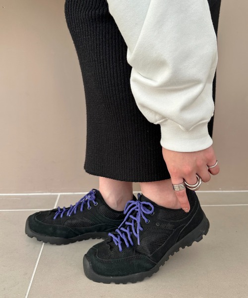 DISCOAT（ディスコート）の「≪ユニセックス≫【HI-TEC】FC別注AORAKI（スニーカー・レディース・ブラック/ベージュ・22/27/26/25/24/23）」の2枚目の写真