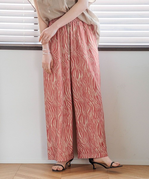BAYFLOW(ベイフロー)の「アソートガラリラックスパンツ(その他パンツ・レディース・ネイビー/レッド/グリーン/モカ・SMALL/MEDIUM)」の4枚目の写真
