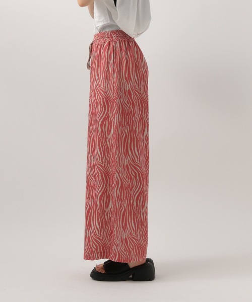 BAYFLOW(ベイフロー)の「アソートガラリラックスパンツ(その他パンツ・レディース・ネイビー/レッド/グリーン/モカ・SMALL/MEDIUM)」の12枚目の写真