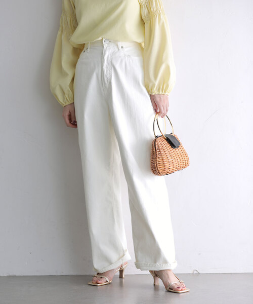 La TOTALITE(ラトータリテ)の「【YANUK/ヤヌーク】JOAN Loose Straight(デニムパンツ・レディース・ホワイト・22/23/24/25)」の1枚目の写真
