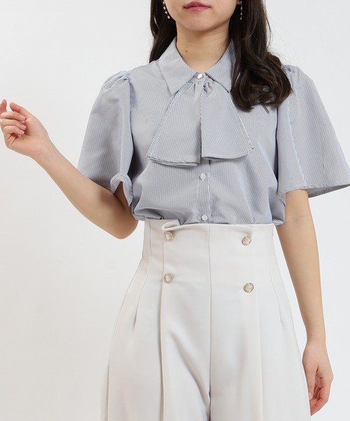 ASTORIA ODIER（アストリアオディール）の「ストライプフリルボウタイ半袖ブラウス（シャツ/ブラウス・レディース・ホワイト×ブルー/ホワイト×ネイビー・SMALL/MEDIUM）」の11枚目の写真