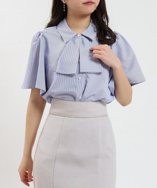 ASTORIA ODIER（アストリアオディール）の「ストライプフリルボウタイ半袖ブラウス（シャツ/ブラウス・レディース・ホワイト×ブルー/ホワイト×ネイビー・SMALL/MEDIUM）」の4枚目の写真