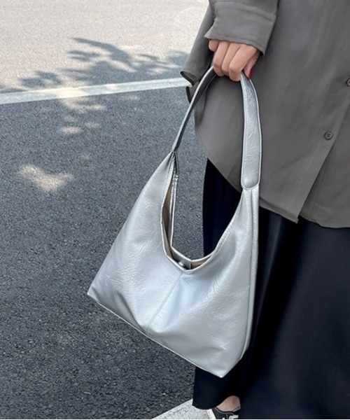 LADY LIKE(レディライク)の「メタリックワンハンドルショルダーバッグ(ショルダーバッグ・レディース・ブラック/シルバー・F)」の15枚目の写真