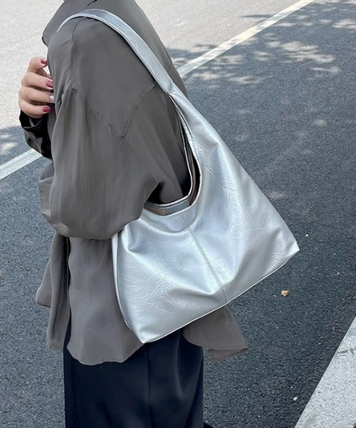 LADY LIKE(レディライク)の「メタリックワンハンドルショルダーバッグ(ショルダーバッグ・レディース・ブラック/シルバー・F)」の16枚目の写真