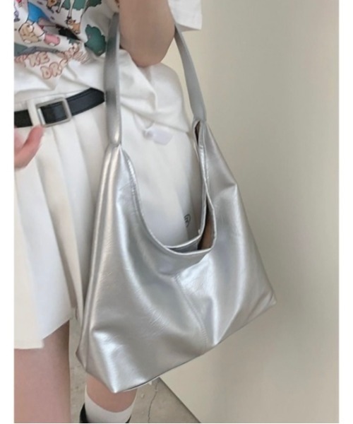 LADY LIKE(レディライク)の「メタリックワンハンドルショルダーバッグ(ショルダーバッグ・レディース・ブラック/シルバー・F)」の6枚目の写真
