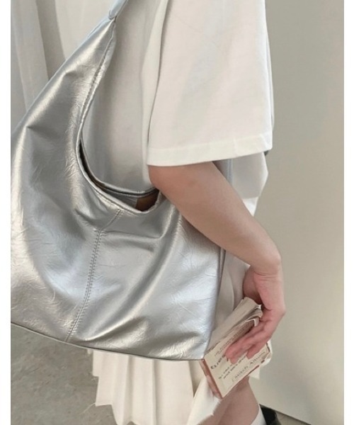 LADY LIKE(レディライク)の「メタリックワンハンドルショルダーバッグ(ショルダーバッグ・レディース・ブラック/シルバー・F)」の7枚目の写真