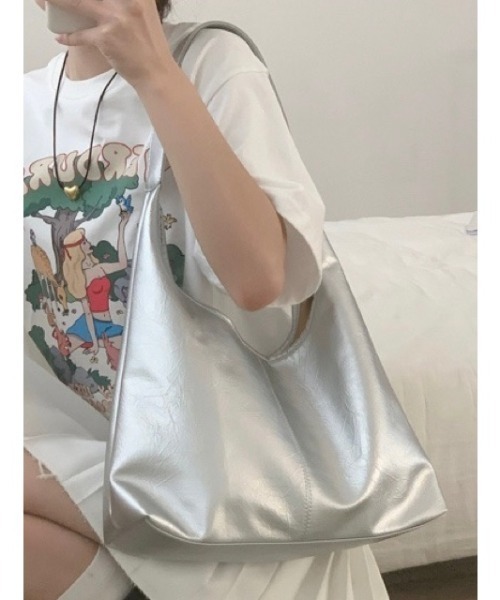 LADY LIKE(レディライク)の「メタリックワンハンドルショルダーバッグ(ショルダーバッグ・レディース・ブラック/シルバー・F)」の10枚目の写真