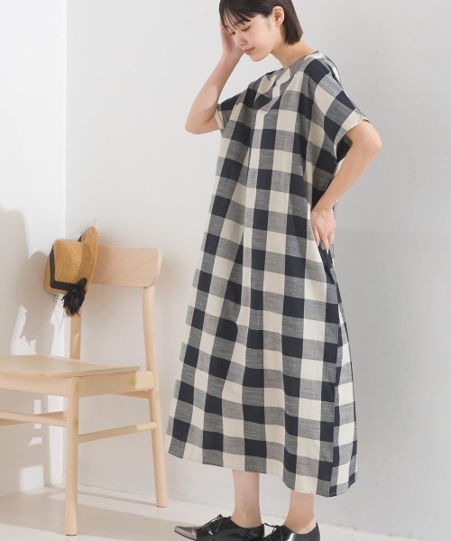 OMNES（オムネス）の「コットンスラブチェック柄ワンピース（ワンピース・レディース・ブラック/ブルー/ブラウン・FREE）」の12枚目の写真