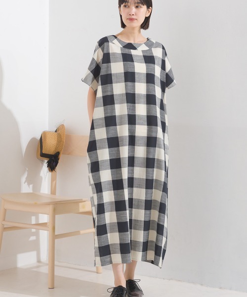 OMNES（オムネス）の「コットンスラブチェック柄ワンピース（ワンピース・レディース・ブラック/ブルー/ブラウン・FREE）」の14枚目の写真