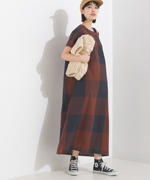 OMNES（オムネス）の「コットンスラブチェック柄ワンピース（ワンピース・レディース・ブラック/ブルー/ブラウン・FREE）」の15枚目の写真