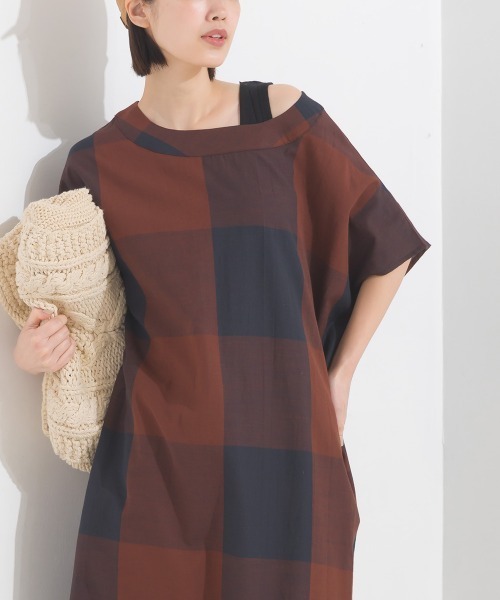 OMNES（オムネス）の「コットンスラブチェック柄ワンピース（ワンピース・レディース・ブラック/ブルー/ブラウン・FREE）」の16枚目の写真