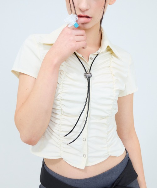 LUVISTRUE（ラヴイズトゥルー）の「HEART LEATHER NECKLACE（ネックレス・レディース・ブラック・FREE）」の4枚目の写真