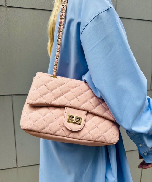 ALTROSE(アルトローズ)の「ALTROSE / キルティング トートバッグ ショルダーバッグ 2WAYショルダーバッグ ルルナ / #332393(ショルダーバッグ・レディース・ブラック/ライトピンク/アイボリー/インディゴブルー/ベージュ・ONESIZE)」の5枚目の写真
