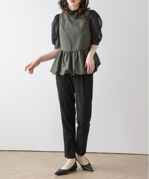 SUGAR BISKET(シュガービスケット)の「シアースリーブペプラムトップス(シャツ/ブラウス・レディース・カーキ/ブラック/ベージュ・フリー)」の4枚目の写真