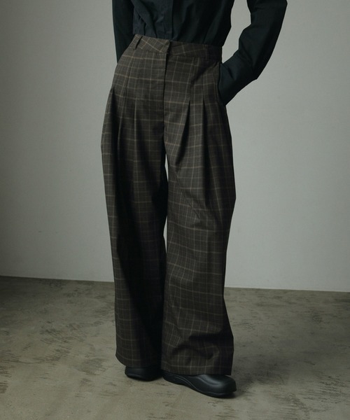 anuke（アンヌーク）の「3tuck Wide Pants（スラックス）」 - WEAR