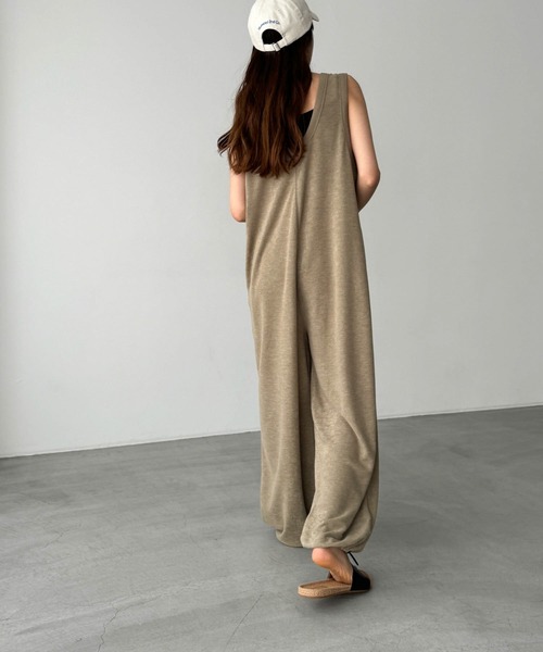 CANAL JEAN（キャナルジーン）の「RED CHOP WORKS　レーヨン混タンクコンビネゾン（サロペット/オーバーオール・レディース・ブラック/ベージュ・ONE SIZE）」の7枚目の写真