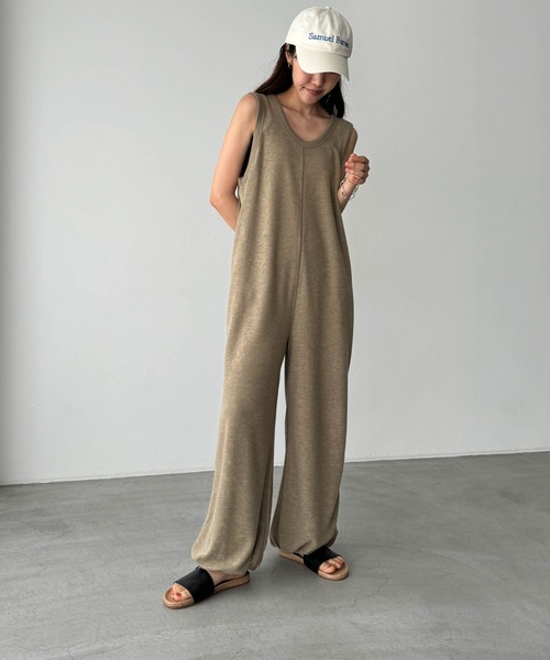 CANAL JEAN（キャナルジーン）の「RED CHOP WORKS　レーヨン混タンクコンビネゾン（サロペット/オーバーオール・レディース・ブラック/ベージュ・ONE SIZE）」の9枚目の写真