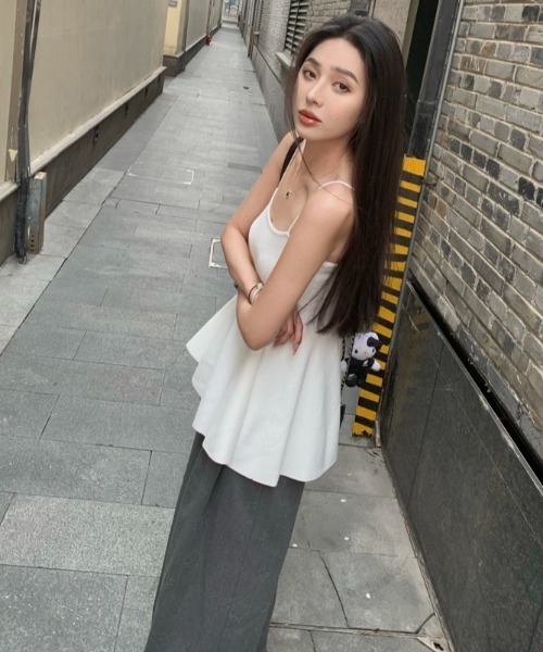Sibra(シブラ)の「ボリュームフレアビスチェキャミソールトップス(キャミソール・レディース・ホワイト/イエロー/ブラック・M)」の13枚目の写真