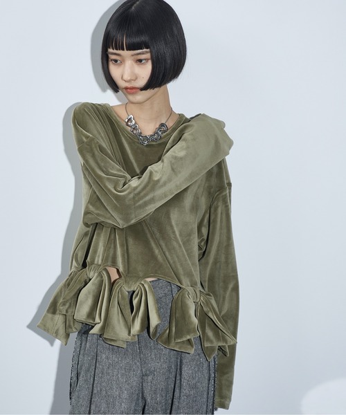 THE YOn(ザヨン)の「リボンモチーフベロアトップス(Tシャツ/カットソー・レディース・グレー/ブラック/オリーブ・FREE)」の4枚目の写真