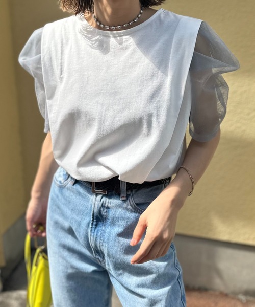 mi via loca(ミヴィアロカ)の「配色チュールボリュームスリーブ タックデザイントップス(Tシャツ/カットソー・レディース・オフホワイト/オレンジ/スミクロ/ブラウン・FREE)」の2枚目の写真