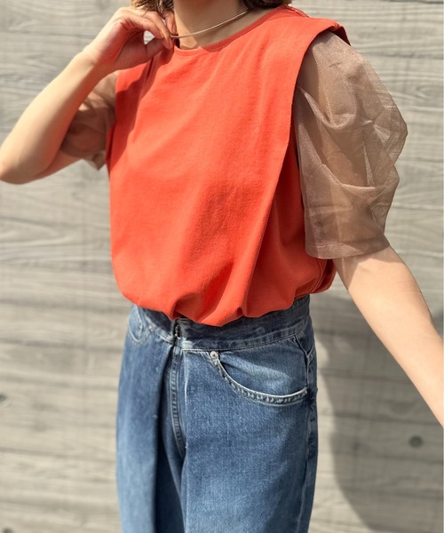 mi via loca(ミヴィアロカ)の「配色チュールボリュームスリーブ タックデザイントップス(Tシャツ/カットソー・レディース・オフホワイト/オレンジ/スミクロ/ブラウン・FREE)」の5枚目の写真