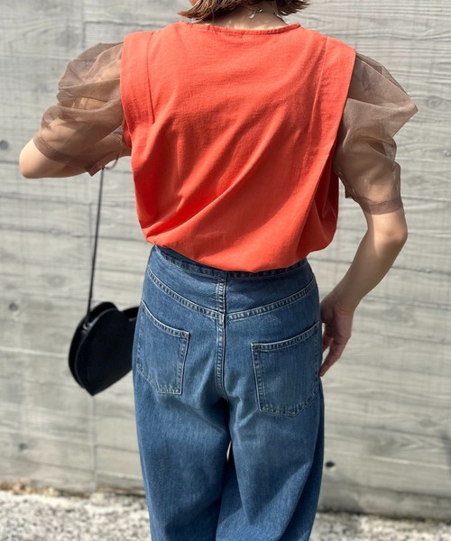 mi via loca(ミヴィアロカ)の「配色チュールボリュームスリーブ タックデザイントップス(Tシャツ/カットソー・レディース・オフホワイト/オレンジ/スミクロ/ブラウン・FREE)」の9枚目の写真