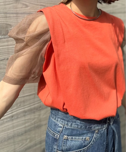 mi via loca(ミヴィアロカ)の「配色チュールボリュームスリーブ タックデザイントップス(Tシャツ/カットソー・レディース・オフホワイト/オレンジ/スミクロ/ブラウン・FREE)」の17枚目の写真