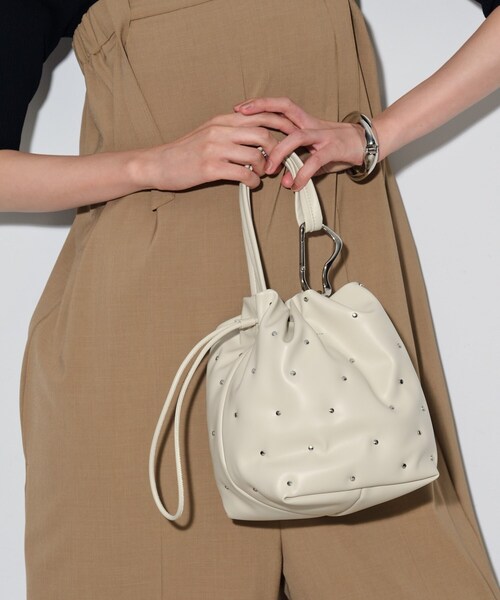 GALLEST(ギャレスト)の「◆【LE VERNIS】スタッズ巾着BAG(ハンドバッグ・レディース・オフホワイト/ブラック・00)」の13枚目の写真